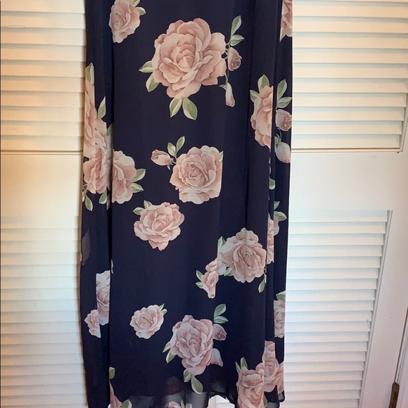Lulu’s Gorgeous dress - So Pretty! Long dress, excellent condition! - Picture 12 of 16